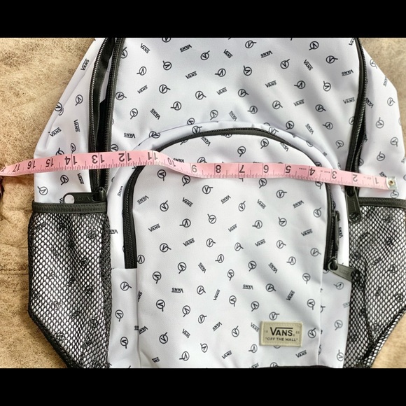 New with tag VANS ALUMNI PACK PRI BACKPACK w/logo and adjustable straps 4 pocket - Picture 14 of 14